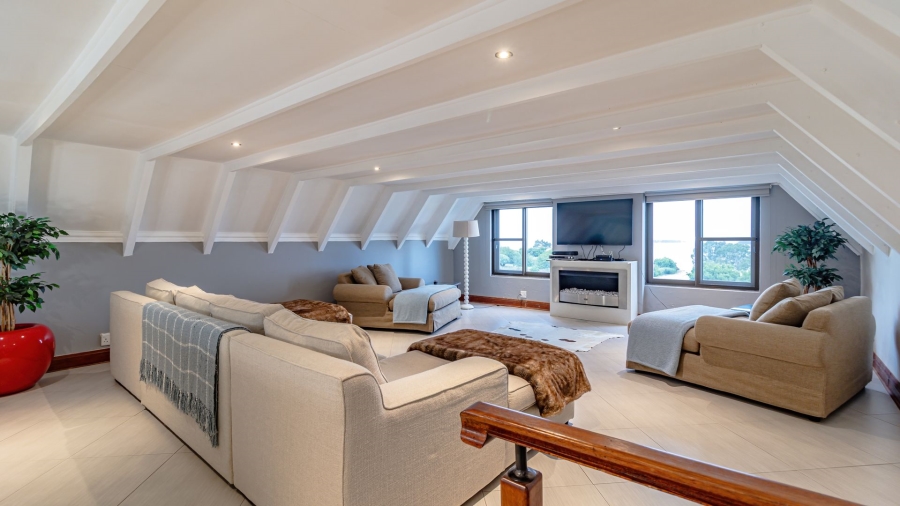 5 Bedroom Property for Sale in Oranjeville Free State